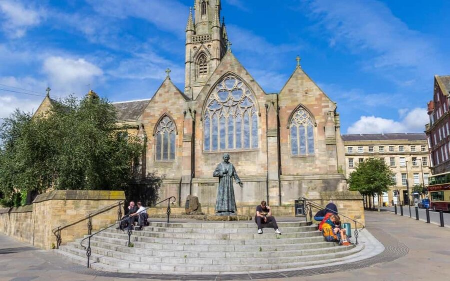 Newcastle: City Walking Tour & Exploration Game - Down to the Quayside and River Tyne