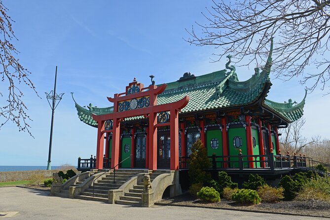 Newport Cliff Walk Self-Guided Walking Tour - Ochre Court and Vinland Estate
