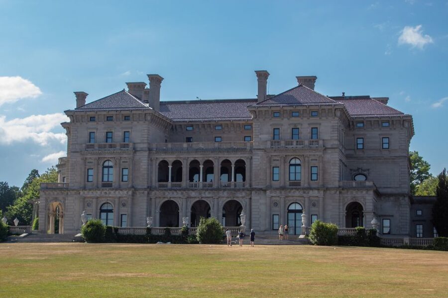 Newport, Rhode Island: Cliff Walk Gilded Age Audio Tour - The Breakers and the Vanderbilt fortune