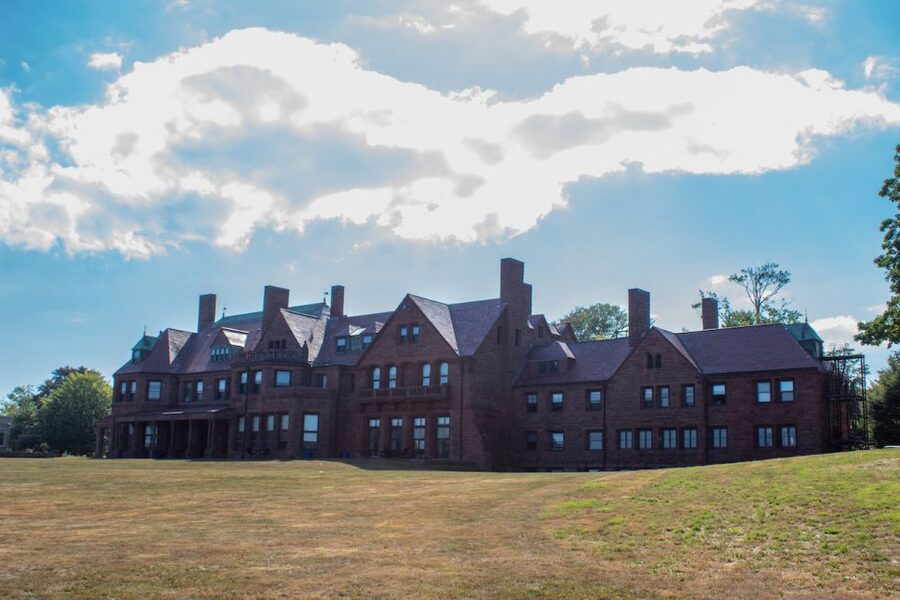 Newport, Rhode Island: Cliff Walk Gilded Age Audio Tour - The two-hour route and the return from Bailey’s Beach