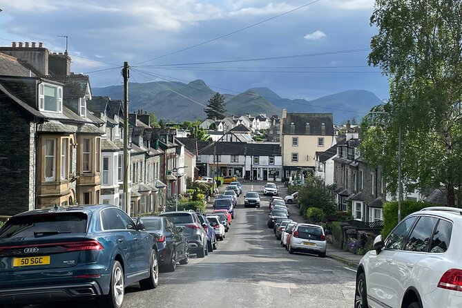 Northern Lake District: Self Guided Walking Tour of Keswick - Max the Miracle Dog and the route toward Derwent Water
