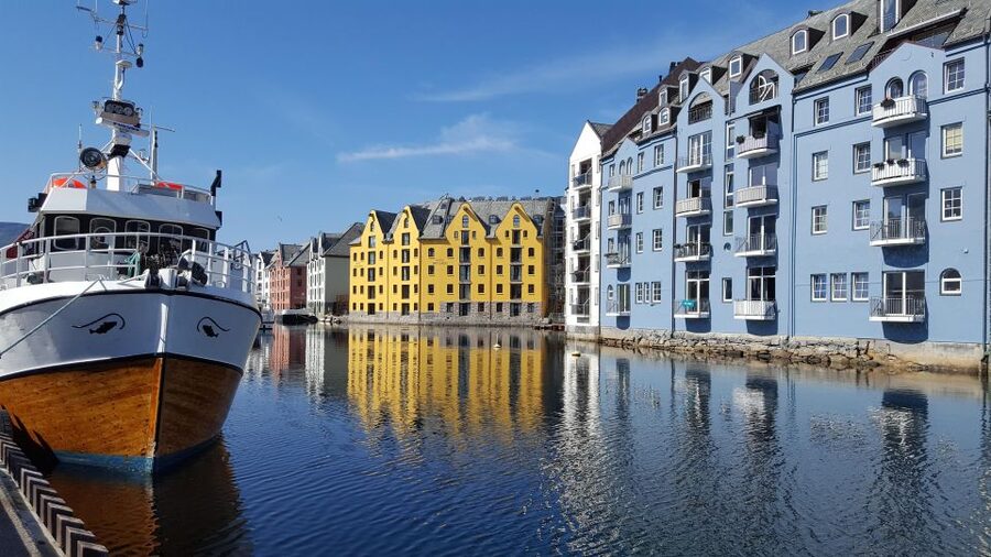 Norwegian Coastal Cities: Smartphone Audio Guide App - Bodø, Kirkenes, Hammerfest, and Svolvær