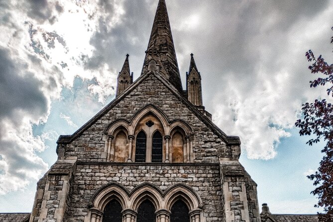 Notting Hill’s Secret Spots: A Self-Guided Walking Tour - Starting uphill at Ladbroke Square