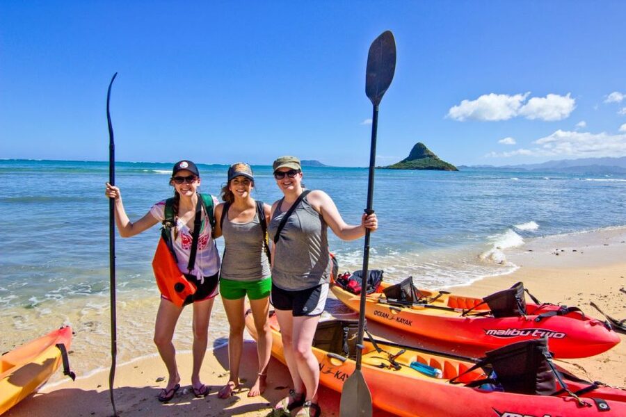 Oahu: Mokoliʻi Kayak Rental and Self-Guided Hike - Returning across the bay