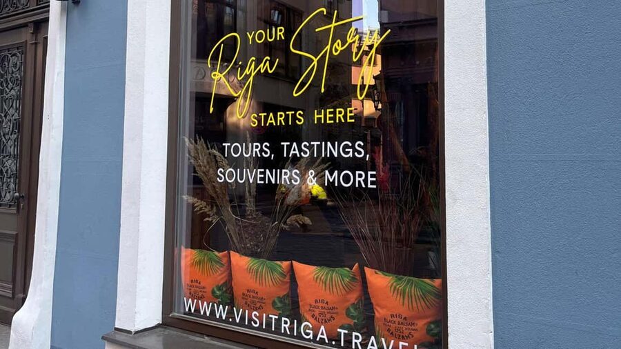 Old Riga Heated E-Bus Tour with Audio Guide & Mulled Wine - Who will enjoy this most