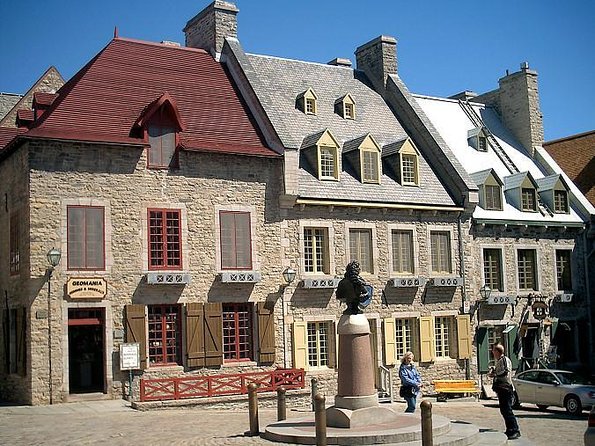 Old Town Quebec Secrets: Private Exploration Game and Tour - A sightseeing game instead of a standard walking tour