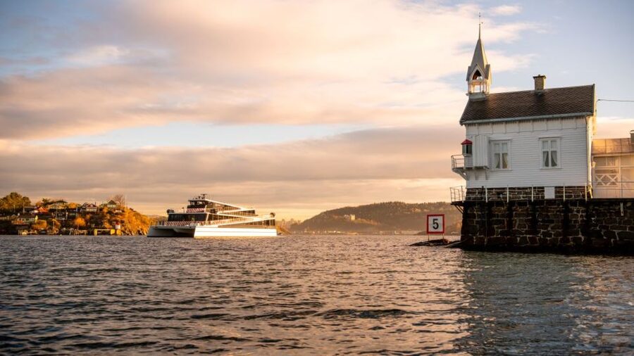 Oslo: Scenic Fjord Cruise with Audio Guide Commentary - A quiet start opposite the Oslo Opera House