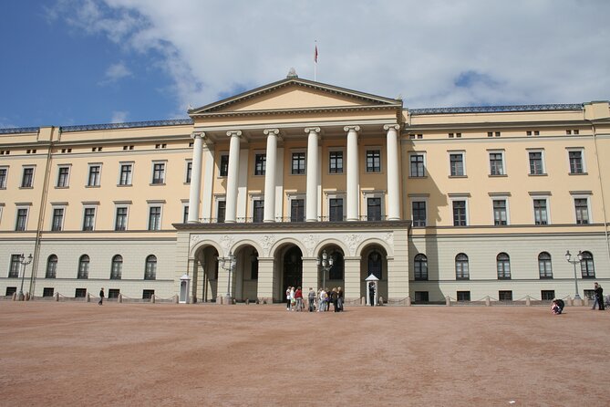 Oslo Self Guided Walking Tour with an APP - Art, peace, and the city’s public life