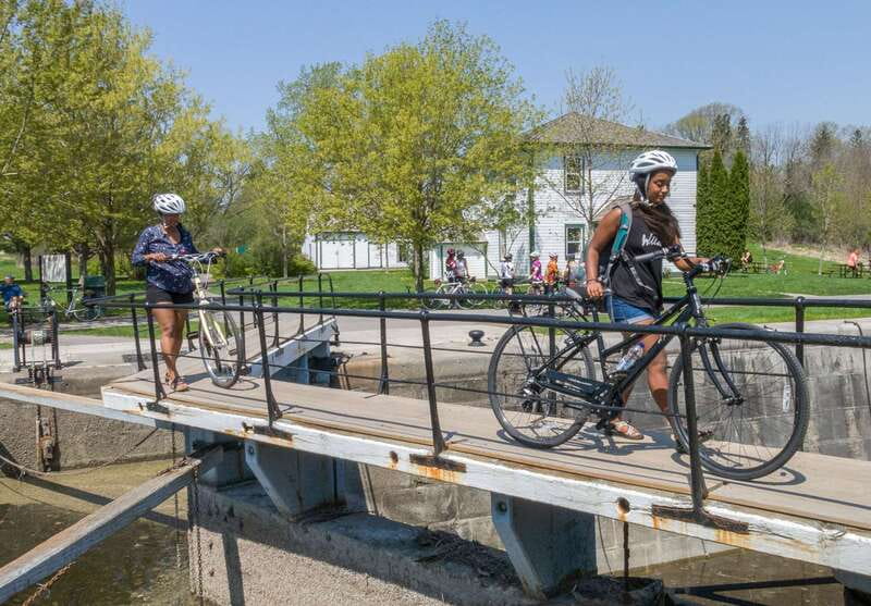 Ottawa: 4 or 8-Hour Bike Rental with Self-Guided Tour - Why Ottawa works so well on two wheels