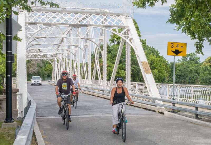 Ottawa: 4 or 8-Hour Bike Rental with Self-Guided Tour - Picking up the bike near Parliament Hill