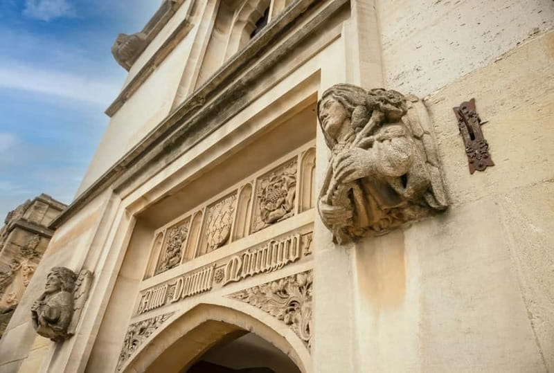 Oxford: City and Universities Express Tour & Audio Guide - High Street begins the story