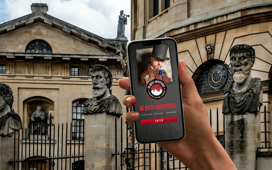 Oxford: City Tour & Exploration Game - Through Oxford’s medieval center