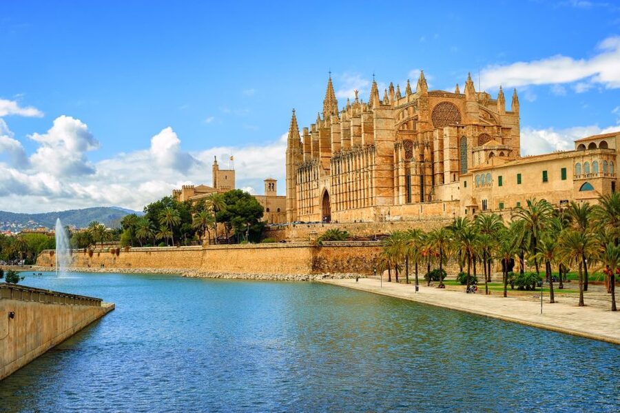 Palma de Mallorca: Self-Guided Audio Tour - Windmills and the route toward Bellver Castle