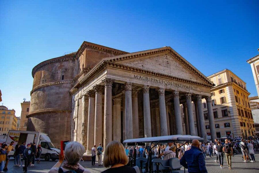 Pantheon Entry with App-Led Experience + Pre-Arranged Access - One hour beneath the Pantheon’s majestic dome
