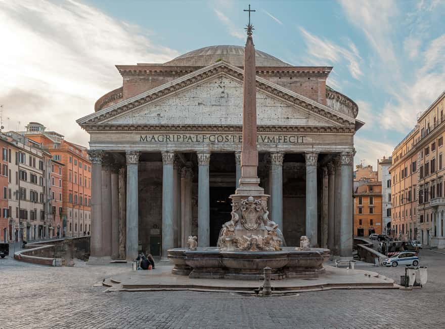 Pantheon Full Experience With Host & Interactive Audio App - Meeting the host near the Pantheon