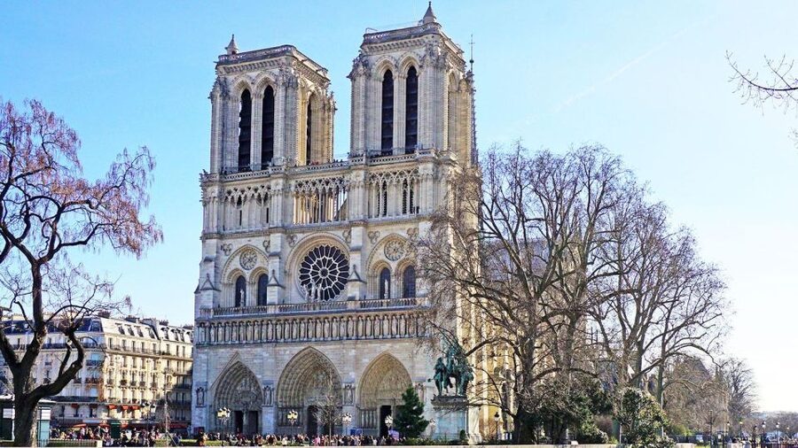 Paris Audioguide - TravelMate app for your smartphone - The Champs-Élysées, Arc de Triomphe, and Place de la Concorde