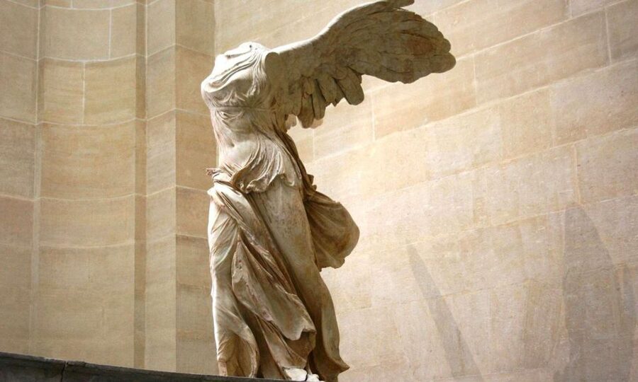 Paris: Louvre Ticket with Audioguide App and Seine Cruise - Inside the Louvre, start with a short list