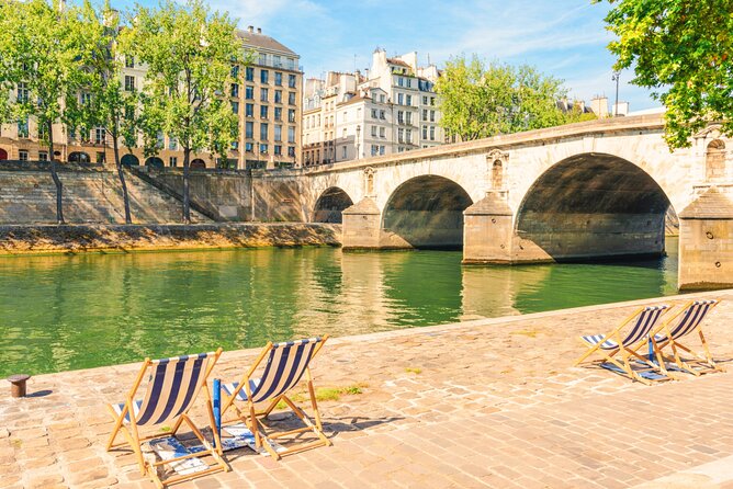 Paris (Marais District) Scavenger Hunt and Self-Guided Tour - How the clues and questions work