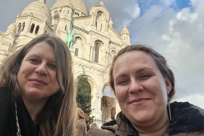 Paris (Montmartre) Scavenger Hunt and Sights Self-Guided Tour - How the app changes the walk