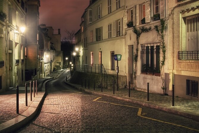 Paris Murder Mystery: Death on the Seine Quest and Tour - A Paris Mystery Starts Beside the Louvre