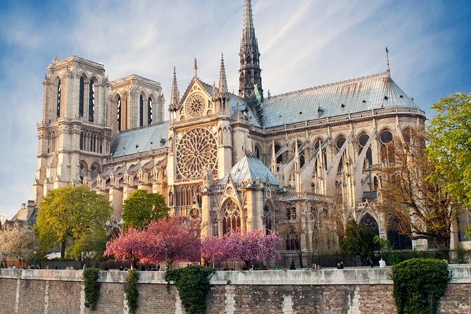 Paris Notre Dame Cathedral Audio Guide Visit - Is $25.31 a fair price for a free cathedral?