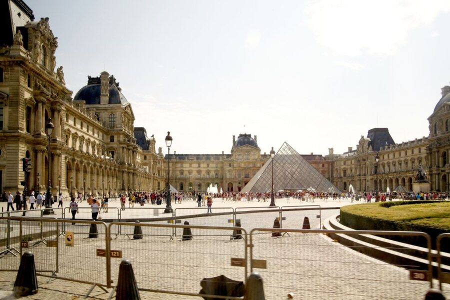 Paris: Openair Double Decker Bus Audio-Guided City Tour - Who should choose this 90-minute Paris ride?