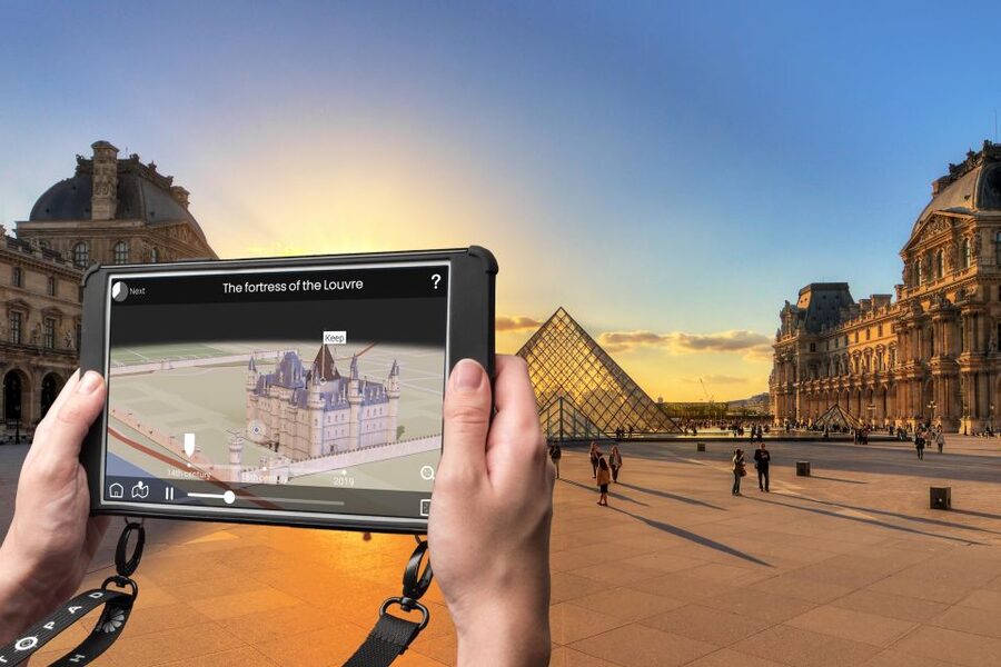 Paris: Openair Double Decker Bus Audio-Guided City Tour - Les Invalides, Pont Neuf, and the historic center