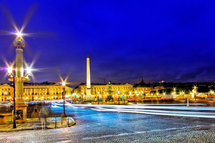 Paris: Panoramic Night Tour with Audio Guide and Host - The Moulin Rouge issue needs a clear answer