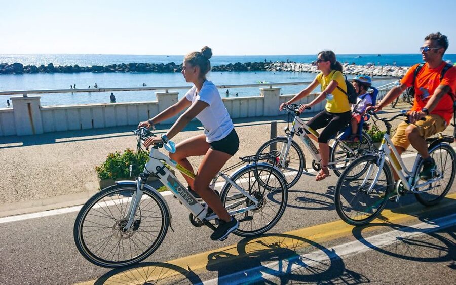Pisa: Self-Guided tour to the sea by E-Bike - Key points at a glance