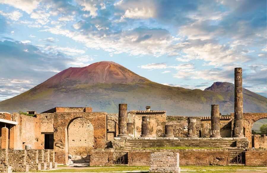 Pompei: Audio guide of the archeological site - The Human Story Behind the Ash