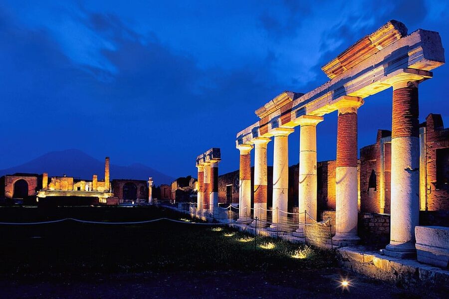 Pompei: Audio guide of the archeological site - Markets, Villas, and Public Buildings