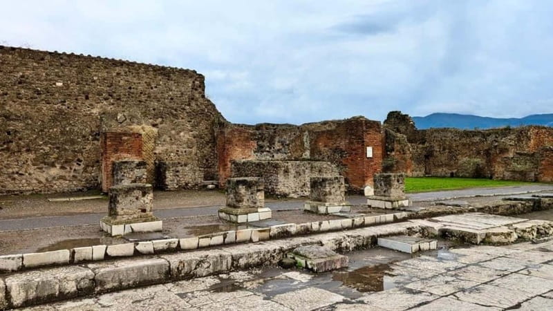 Pompeii: Pre-reserved ticket with audio guide - Should you book the Pompeii audio guide?