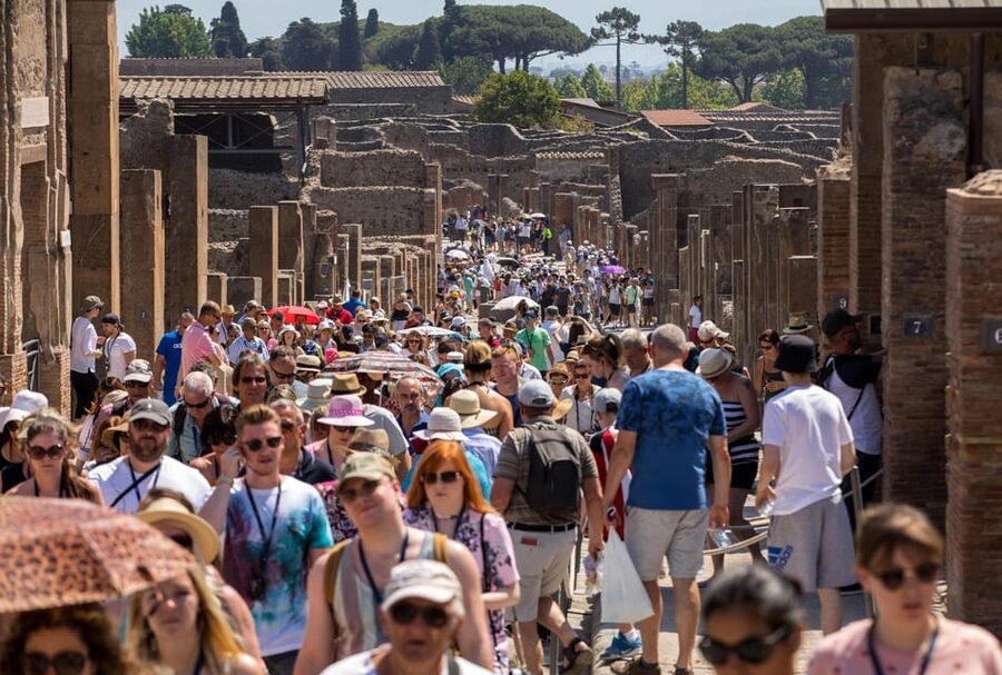 Pompeii: Skip-the-Line Entry & Audioguide - Who Should Choose This Pompeii Experience?