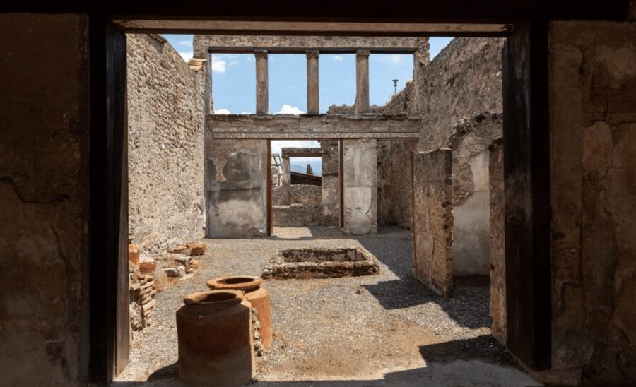 Pompeii: Skip-the-Line Entry Ticket with Audio Guide or Tour - Collecting your ticket at Piazza Esedra
