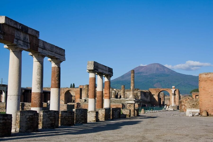 Pompeii Skip-the-Line Ticket and Audioguide - Pompeii Begins at the Train Station