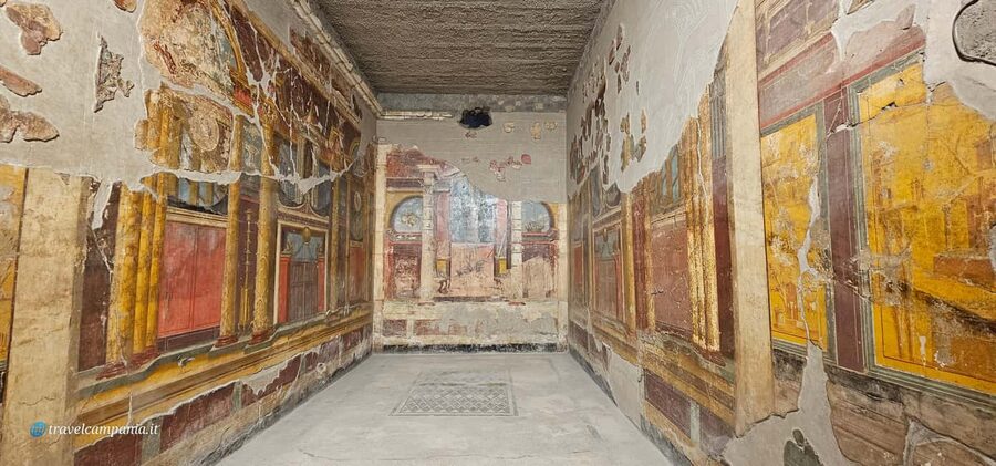Pompeii, skip-the-line ticket with smartphone audio guide on App - Pompeii begins with streets, not a single monument