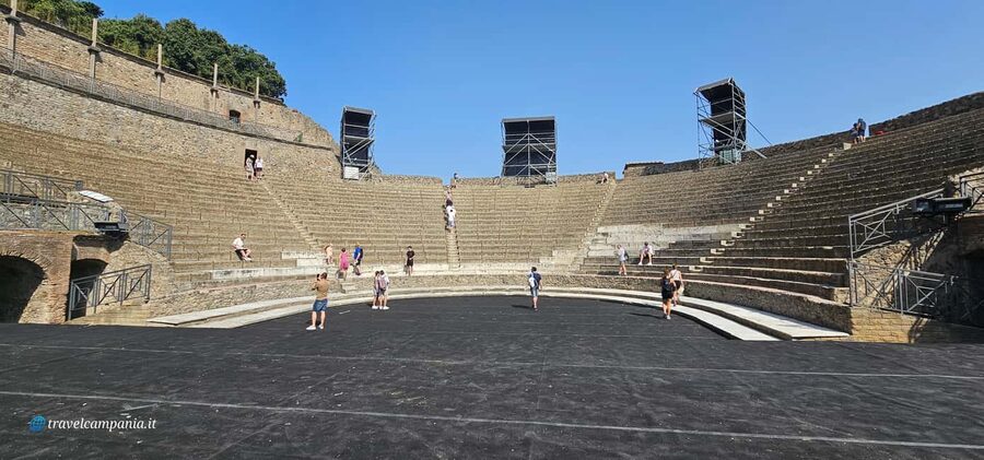 Pompeii, skip-the-line ticket with smartphone audio guide on App - The forum and Mount Vesuvius