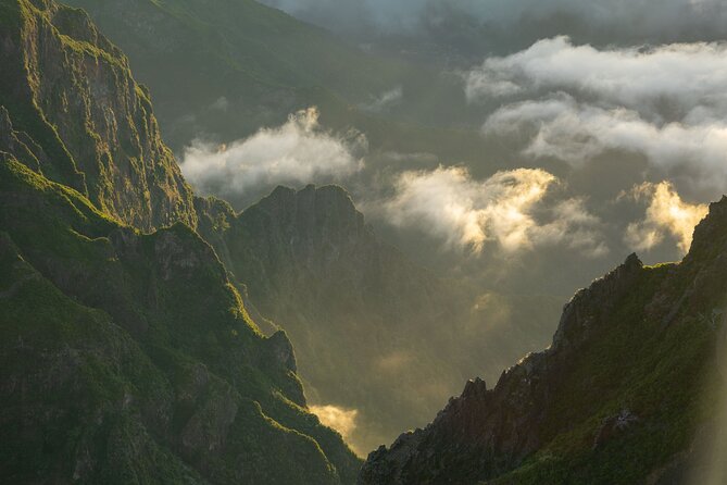PR1 Pico do Arieiro Self-Guided Hiking Transfer (Morning slot) - The 8:00 a.m. ride to Pico do Arieiro