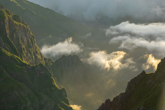 PR1 Sunrise Pico do Arieiro Self-Guided Hiking Transfer - PR3 as the backup route