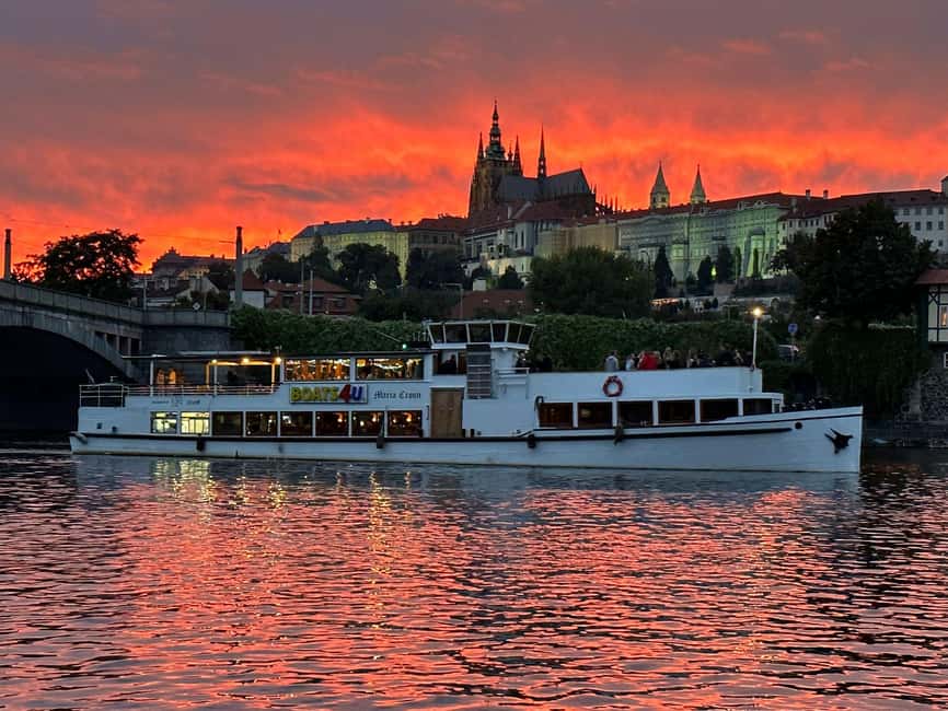 Prague: 1-hour Cruise with Audio Guide - Key points before you book