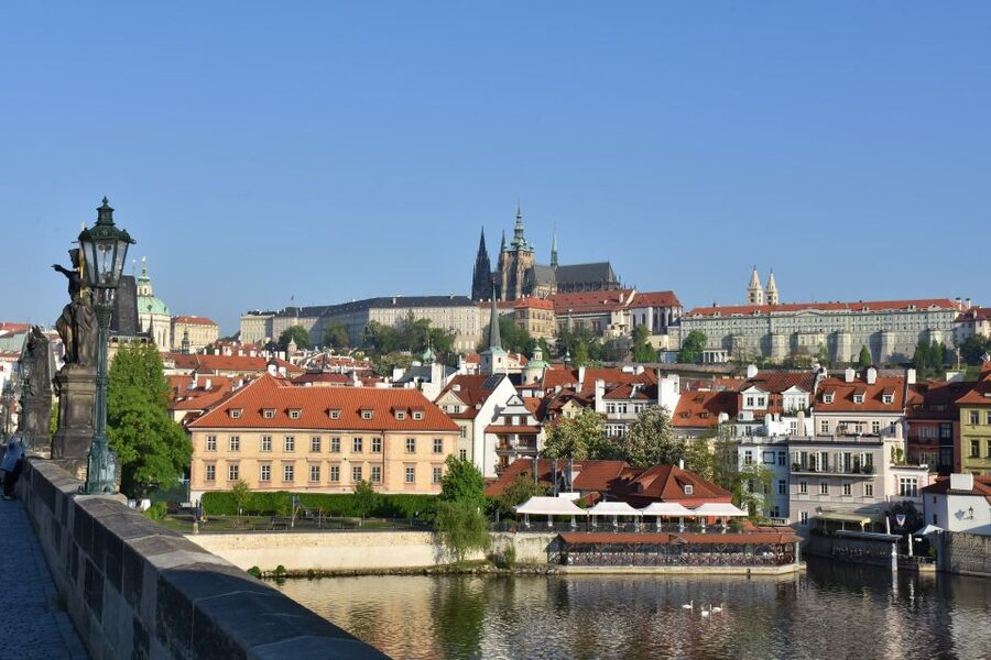 Prague Castle: Admission Ticket With Transfer And Audioguide - A sensible way to reach Prague Castle
