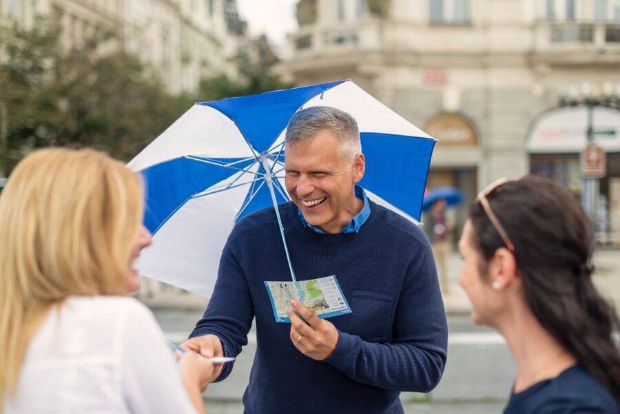 Prague Castle: Admission Ticket With Transfer And Audioguide - How the mobile audioguide works