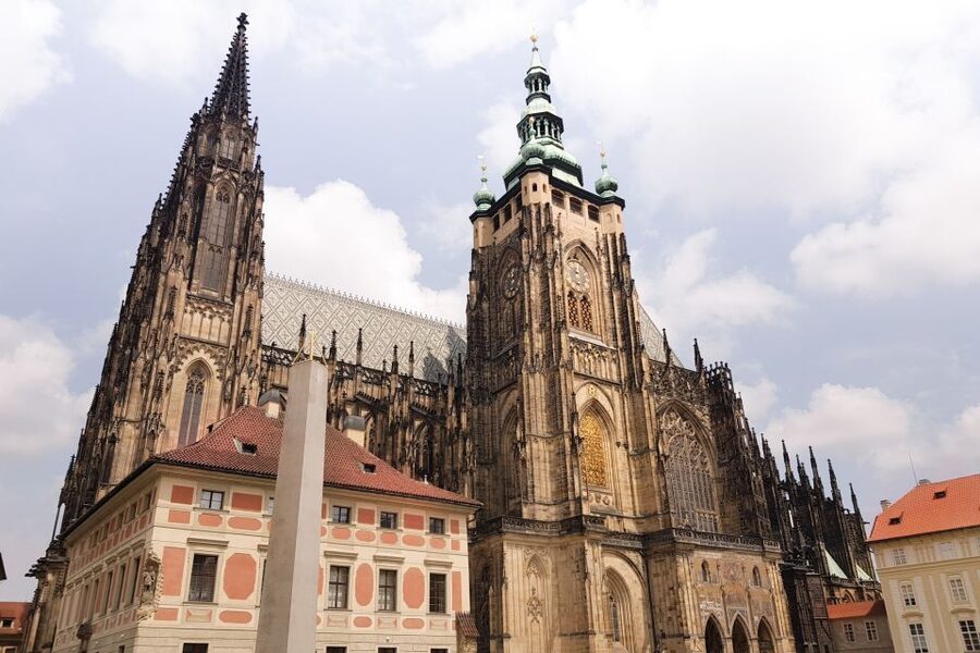 Prague Castle: Admission Ticket With Transfer And Audioguide - Closures and practical limits