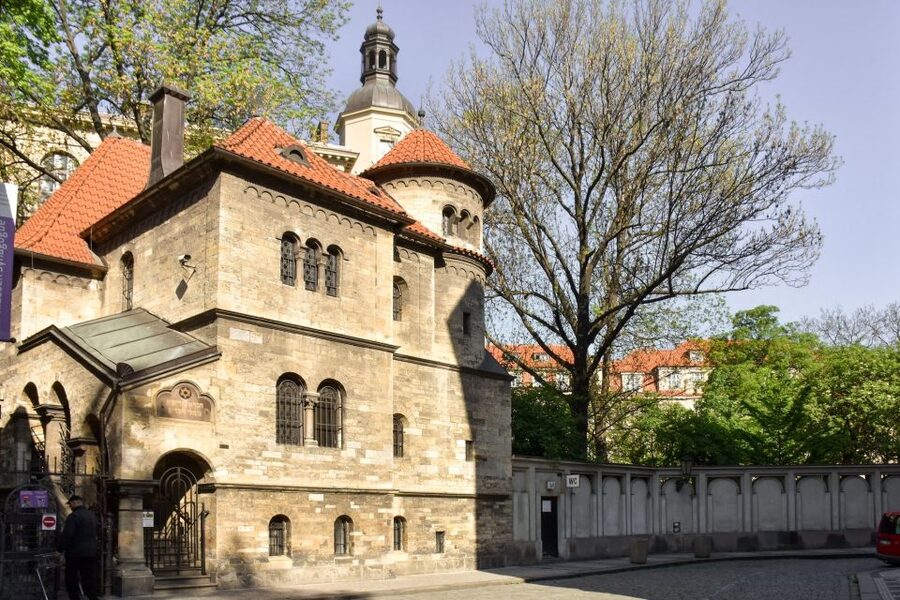 Prague: Jewish Quarter Ticket with optional Audio Guide - Why this format works in Prague’s Jewish Quarter