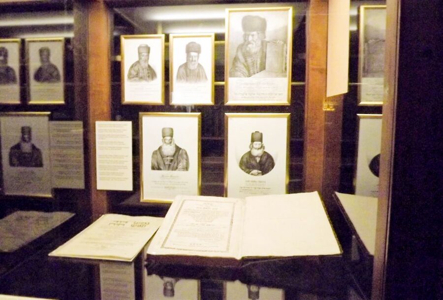 Prague: Jewish Quarter Ticket with optional Audio Guide - Pinkas Synagogue and the weight of memory