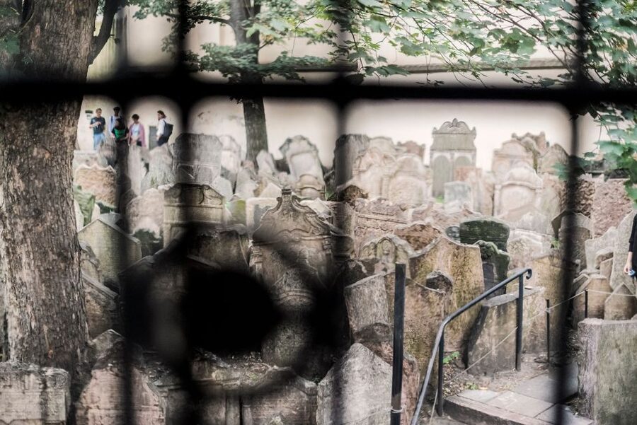 Prague: Jewish Quarter Ticket with optional Audio Guide - Maisel and Old-New Synagogues