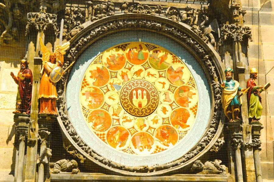 Prague: Old Town Square and Astronomical Clock Audio Guide - A practical way to use your day