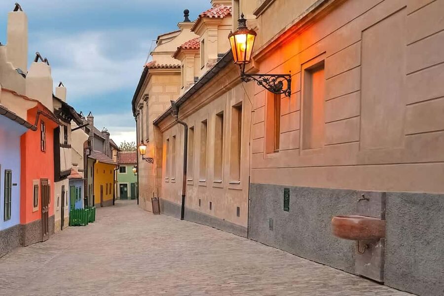 Prague: Prague Castle Skip-the-Line Ticket with Audioguide - Golden Lane and Daliborka Tower