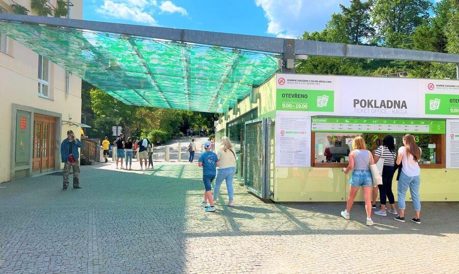 Prague: Prague Zoo Audio Guide with E-Ticket - Using the two maps without getting turned around