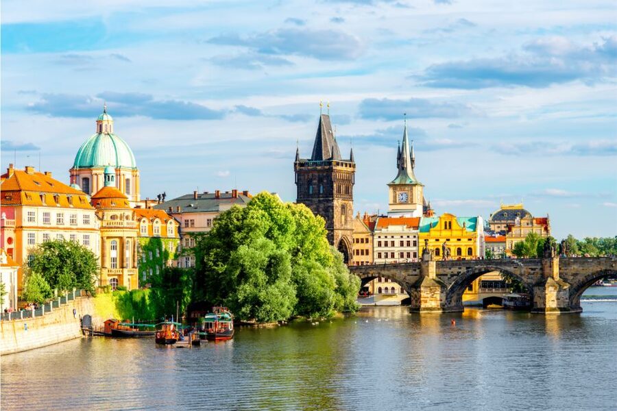 Prague: Scavenger Hunt Self-Guided Tour - Wenceslas Square and the first clues